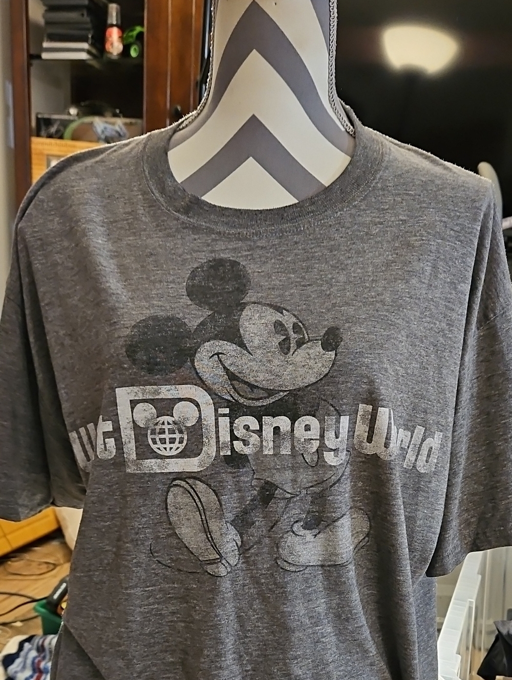 Disney Gray Mickey Mouse Graphic Tee Xlg Adult V44